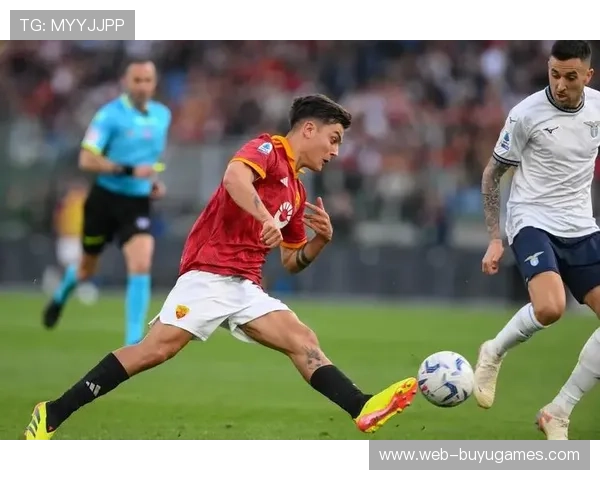 德罗西与迪巴拉赛後相拥，情感超越胜负